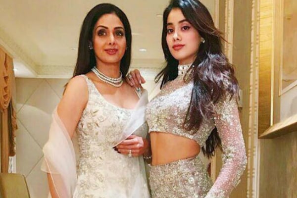 অভিষেক ছবি মুক্তির আগে মাতৃহারা জাহ্নবী