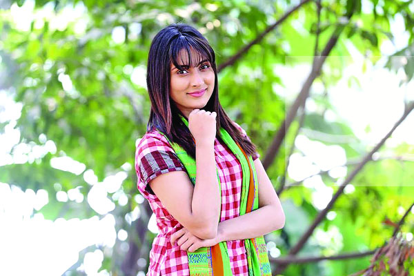 আপাতত বিয়ে নিয়ে ভাবছি না