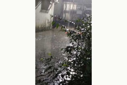 রাজধানীতে হঠাৎ ঝড়ো বৃষ্টি