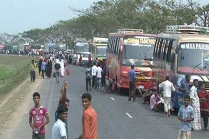 ঢাকা-চট্টগ্রাম মহাসড়কে তীব্র যানজট 