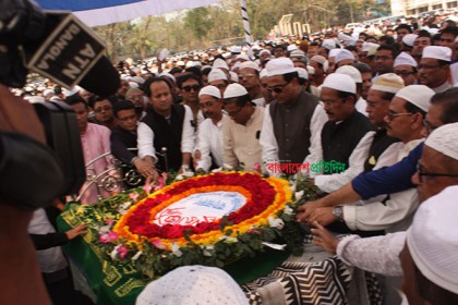 ওবায়দুল কাদেরের মায়ের দাফন সম্পন্ন
