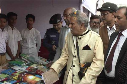 প্রতিটি ঘরকে লাইব্রেরিতে রূপান্তর করতে হবে : যতীন সরকার