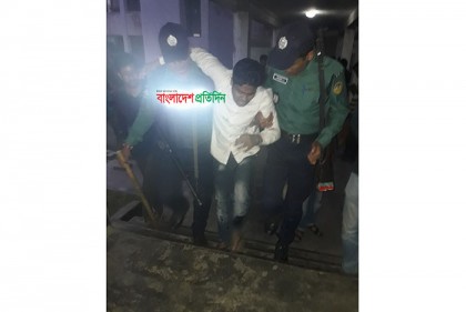 রাবিতে শিবির সন্দেহে ৯ শিক্ষার্থীকে পিটিয়ে পুলিশে সোপর্দ
