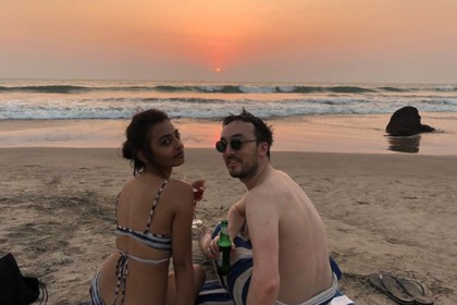 বিকিনি পরে নেটদুনিয়ায় কটাক্ষের শিকার রাধিকা!