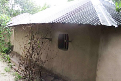 মরদেহ নিয়ে দুই দিন ধরে বন্ধ ঘরে তিন বোন!