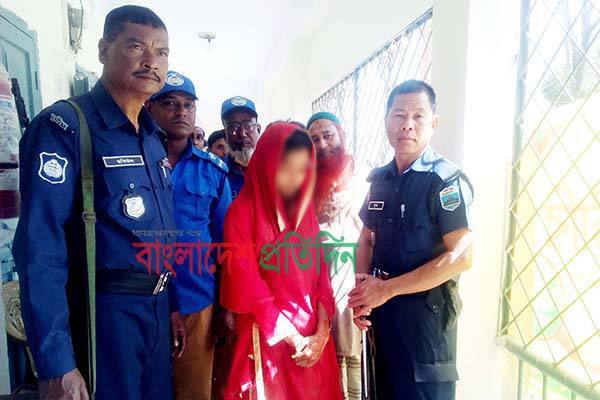 ১০৯-এ ফোন দিয়ে বাল্যবিবাহ থেকে রক্ষা