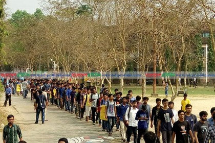 জাফর ইকবালের উপর হামলা: শাবি শিক্ষার্থীদের যত দাবি 