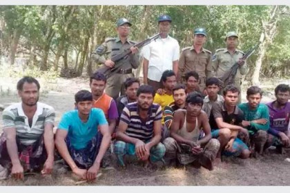 সুন্দরবনে অপহৃত ১৩ জেলেকে উদ্ধার 
