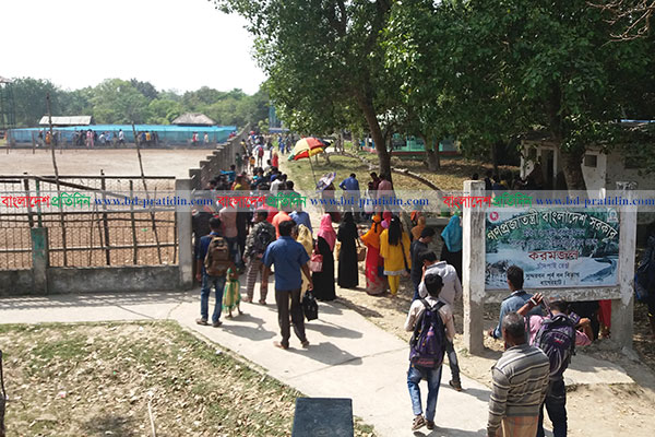 দর্শনার্থীদের পদচারণায় মুখোরিত সুন্দরবনের করমজল প্রজনন কেন্দ্র