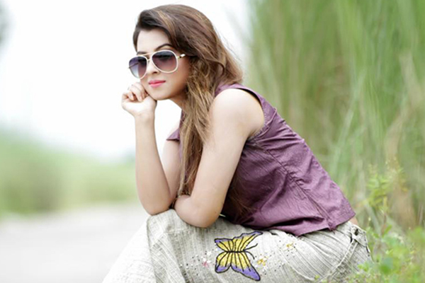 এবার 'সৌরভ' ছড়াবেন বুবলী