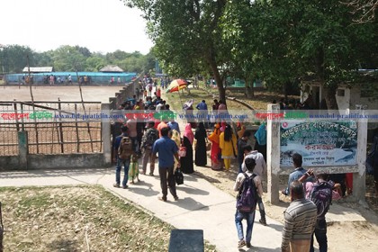 দর্শনার্থীদের পদচারণায় মুখোরিত সুন্দরবনের করমজল প্রজনন কেন্দ্র