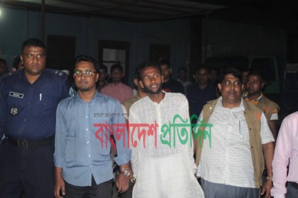 নোয়াখালীতে পেট্রোল বোমাসহ শিবিরের ৩৮ নেতাকর্মী আটক