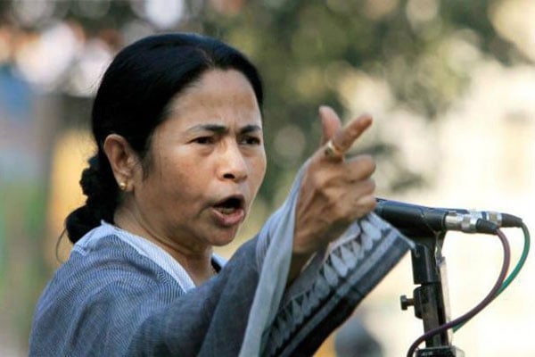 আমাদের টার্গেট লালকেল্লা: মমতা