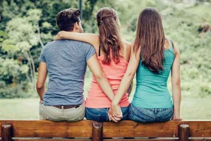 সঙ্গীর ভালোবাসা খাঁটি কিনা বলে দেবে রাশিফল