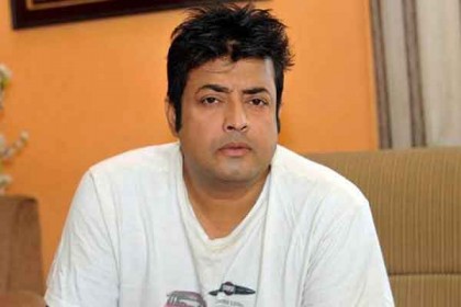 একটি 'রিং' পরানো হয়েছে ওমর সানীর, আরেকটি দুই সপ্তাহ পর  