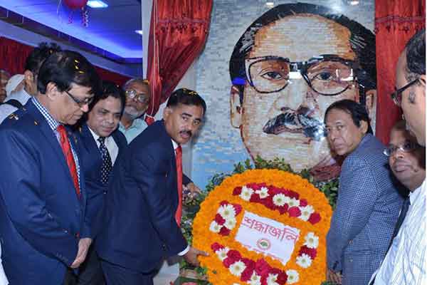 রূপালী ব্যাংকের প্রধান কার্যালয়ে বঙ্গবন্ধুর মূর‌্যাল স্থাপন 