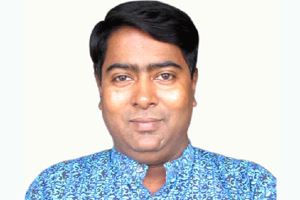 স্বেচ্ছায় রক্তদানে হাফ সেঞ্চুরী বিভাস দত্তের