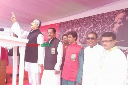 মঞ্চে বঙ্গবন্ধুর ম্যুরাল