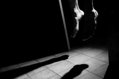 সাভারে বৃদ্ধের ঝুলন্ত মরদেহ উদ্ধার 
