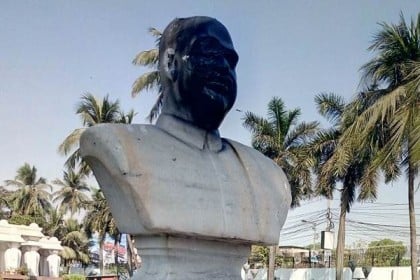 কলকাতায় ভাঙা হল শ্যামাপ্রসাদের মূর্তি