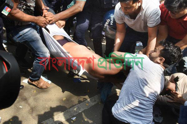 পুলিশি বাধায় বিএনপির অবস্থান কর্মসূচি পণ্ড