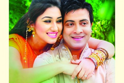 বিচ্ছেদের পর প্রথম বড় পর্দায়