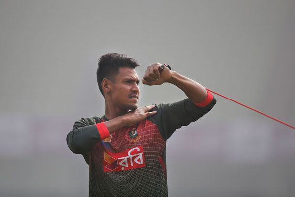 লঙ্কান শিবিরে মুস্তাফিজের আঘাত