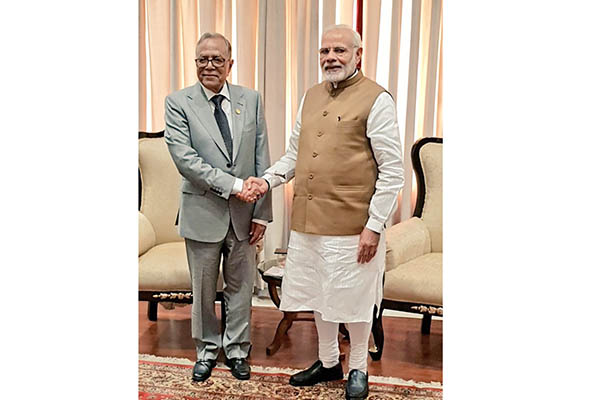 আবদুল হামিদের সঙ্গে বৈঠক মোদির
