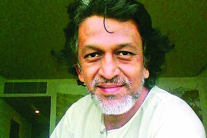 গাজী রাকায়াতের 'মেসেঞ্জার' কথপোকথনে নাট্যপাড়ায় তোলপাড়
