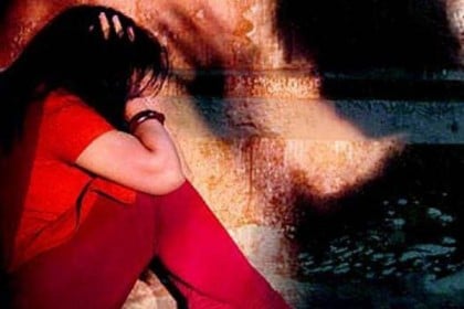 ২ মাস ধরে বৃদ্ধের যৌন নির্যাতনের শিকার নাবালিকা