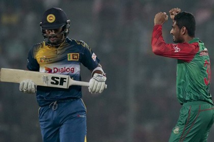 মাহমুদউল্লাহর জরিমানা, দুই ম্যাচ নিষিদ্ধ চান্দিমাল