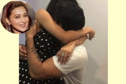 কার সাথে অন্তরঙ্গ অবস্থায় মিমি?
