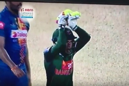 জয়ের পরই 'নাগিন ড্যান্সে' মেতে উঠেন মুশফিক (ভিডিও)
