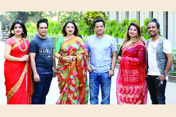 বাংলাদেশের সাফল্য নিয়ে গাইলেন তারা