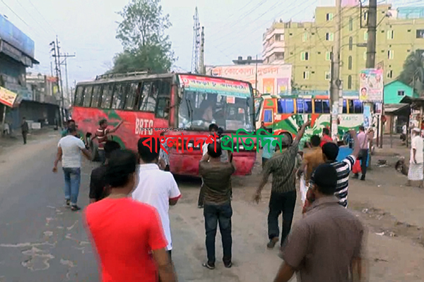 দক্ষিণ-পশ্চিমাঞ্চলের রুটে বাস ধর্মঘট, দুর্ভোগে যাত্রীরা
