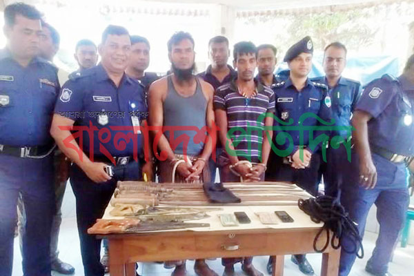 ঝিনাইদহে দেশীয় অস্ত্রসহ ২ ডাকাত গ্রেফতার