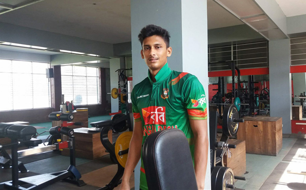 ৮ উইকেট নিয়ে ইতিহাস গড়লেন আরাফাত