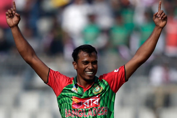 ধাওয়ানকে বোল্ড করে দিলেন রুবেল
