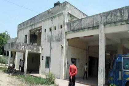 দেড় কোটি টাকা ব্যয়ে নির্মিত টার্মিনালটি ১৫ বছর ধরে অব্যহৃত