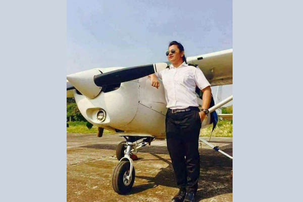 বিমান বিধ্বস্তে নিহত কলারোয়ার মেয়ে পাইলট পৃথুলা 

