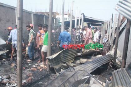 সাভারে শ্রমিক পল্লীতে অগ্নিকাণ্ড, নিহত ১, আহত ৫