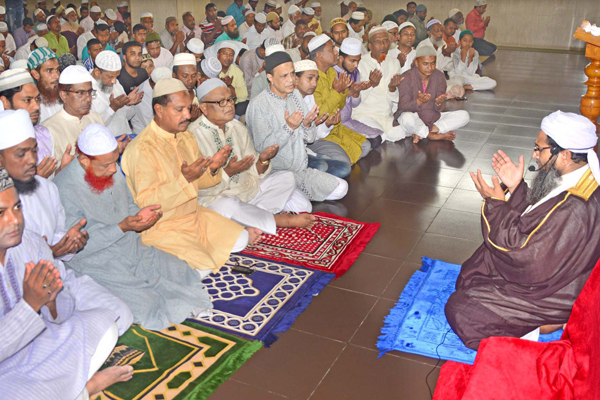 বগুড়ায় বিএনপির দোয়া মাহফিল 