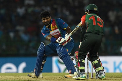 দুই পেরেরার ব্যাটে লড়াইয়ের পুঁজি পেল শ্রীলঙ্কা 