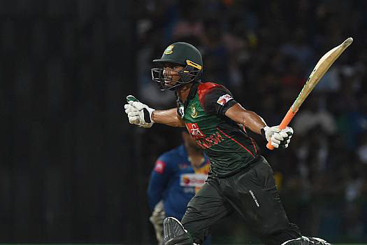 একসঙ্গে অনেককে জবাব দিলেন মাহমুদুল্লাহ