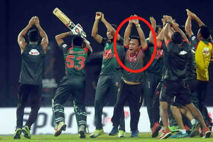 এবার আলোচনায় সুজনের 'নাগিন ড্যান্স'