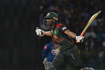 একসঙ্গে অনেককে জবাব দিলেন মাহমুদুল্লাহ