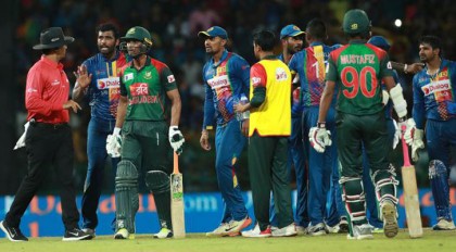 'নো' না দেওয়ায় ক্ষোভ দেখান রিয়াদ-সাকিব