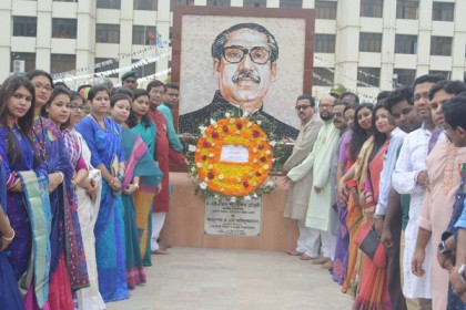 নোয়াখালীতে জাতীয় শিশু দিবসে বর্ণাঢ্য র‌্যালি