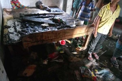 বাগেরহাটে বসতঘরে আগুন, ৫ লাখ টাকার ক্ষতি

