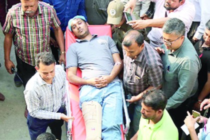 বিমান দুর্ঘটনায় আহতদের দেখলেন চিকিৎসকেরা